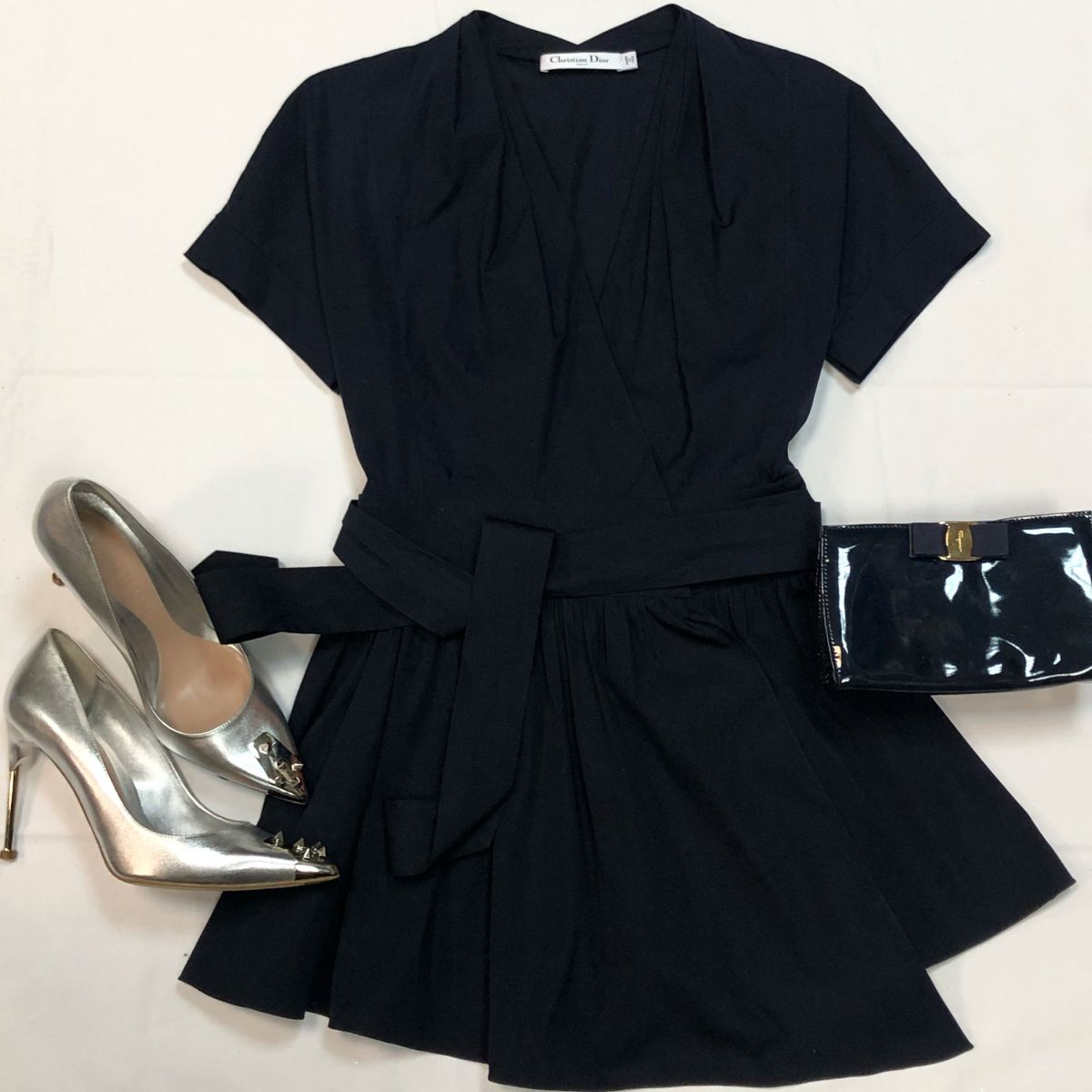 Платье CHRISTIAN DIOR размер 36/40 цена 15 385 руб Туфли MCQUEEN размер 40 цена 23 078 руб