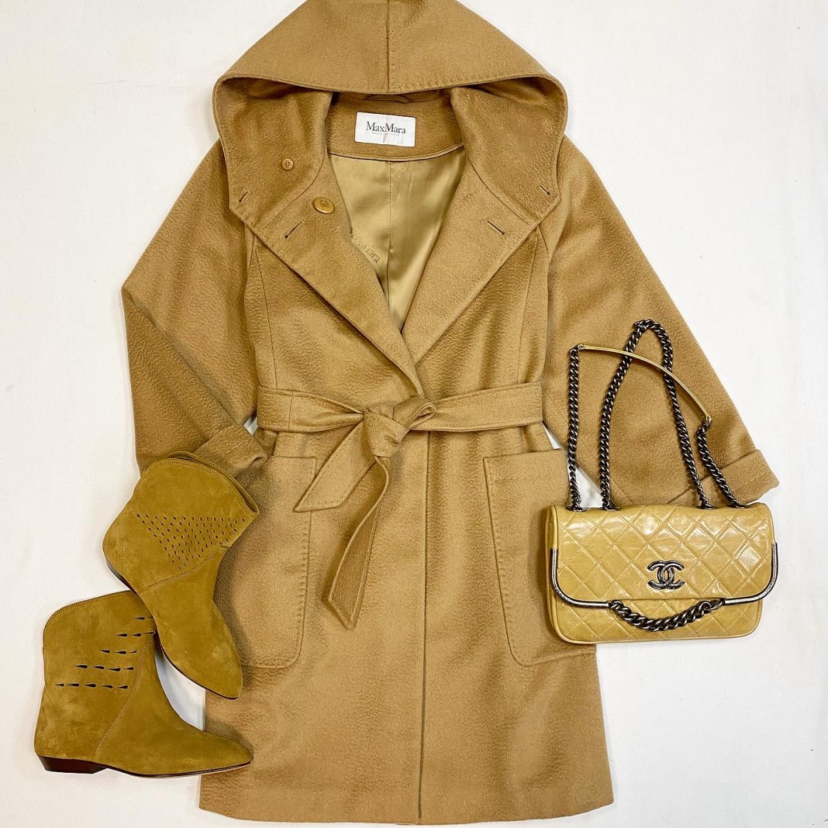 Пальто Max Mara размер 44 цена 26 155 руб Ботинки Isabel Marant размер 38 цена 30 770 руб Сумка Chanel