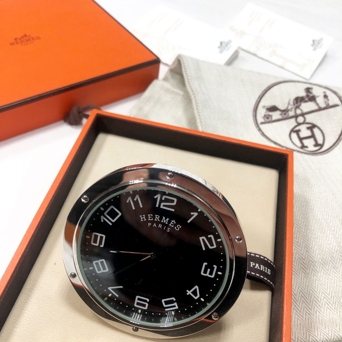 Часы настольные HERMES цена 153 847 руб /новые/коробка/карточки/