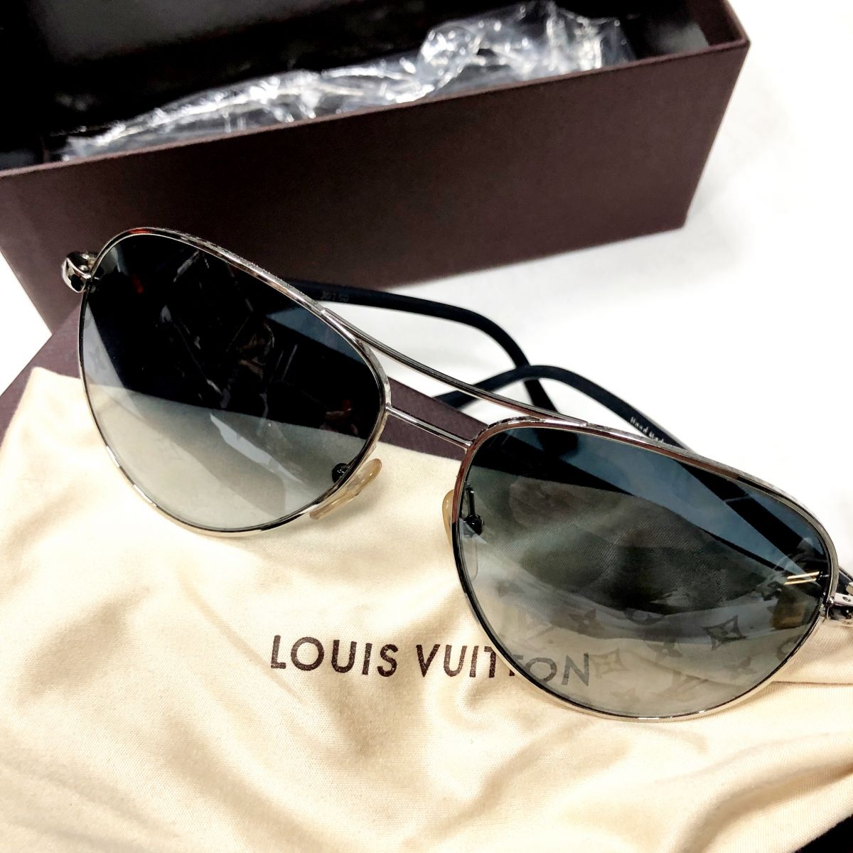 Очки LOUIS
VUITTON цена 23 484 руб