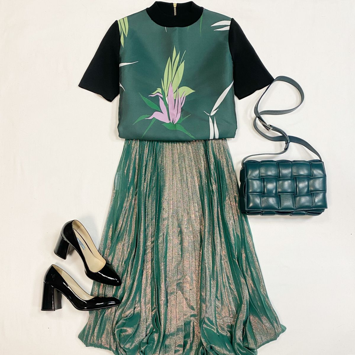 Юбка/люрекс/ Gucci размер 42 цена 23 078 рубКофта Marni размер 42 цена 7 693 рубТуфли Prada размер 37.5 цена 18 462 рубСумка Bottega Veneta