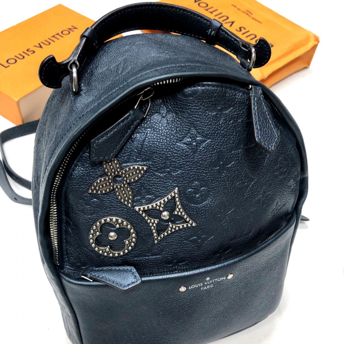 Рюкзачок LOUIS VUITTON цена 93 934 руб