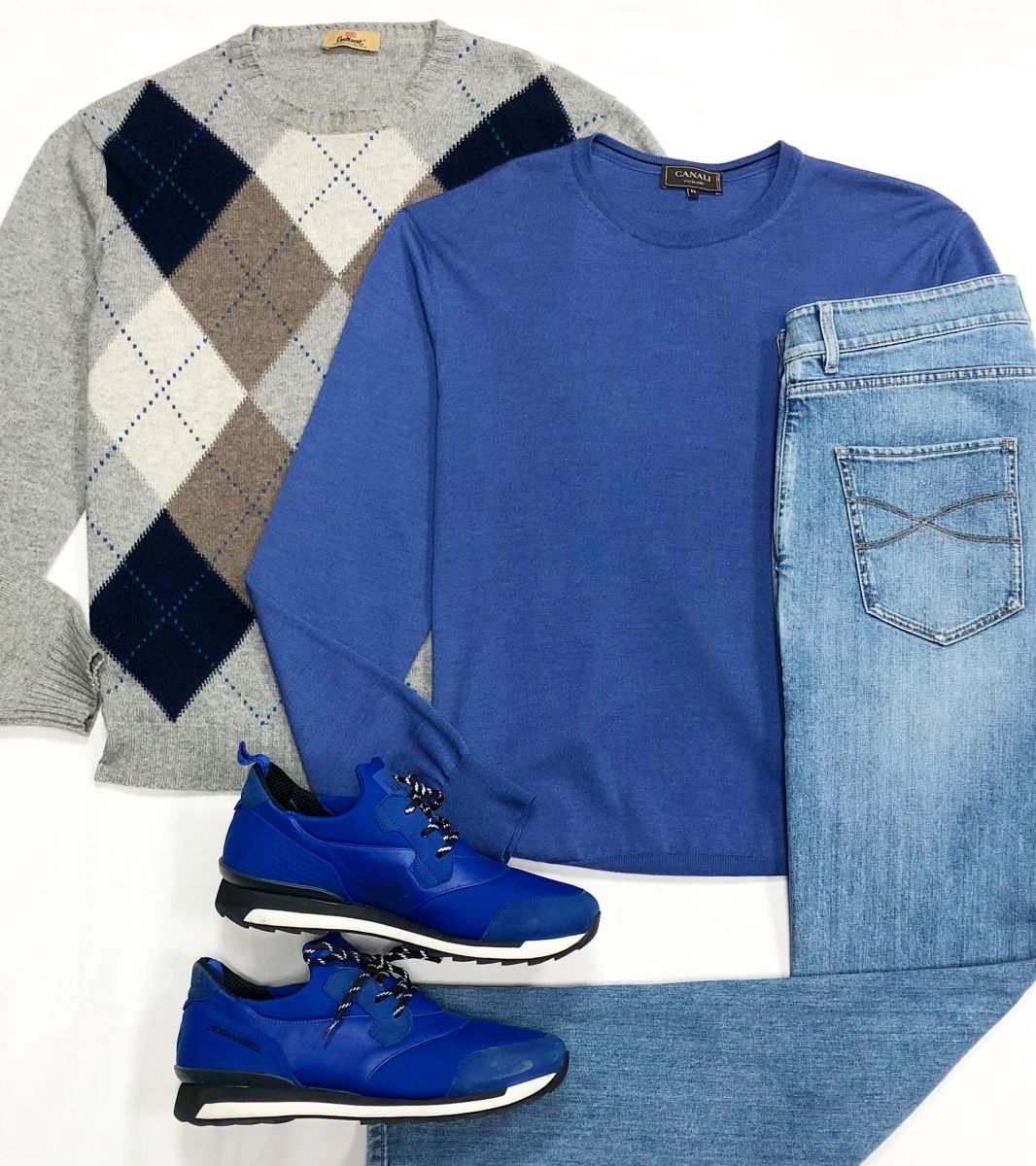 #mechtamen Свитер размер M цена 4 697 руб
Кофта Canali размер 52 цена 7 828 руб
Джинсы Brunello Cucinelli размер 46 цена 7 828 руб
Кроссовки Hogan размер 42 цена 15 655 руб