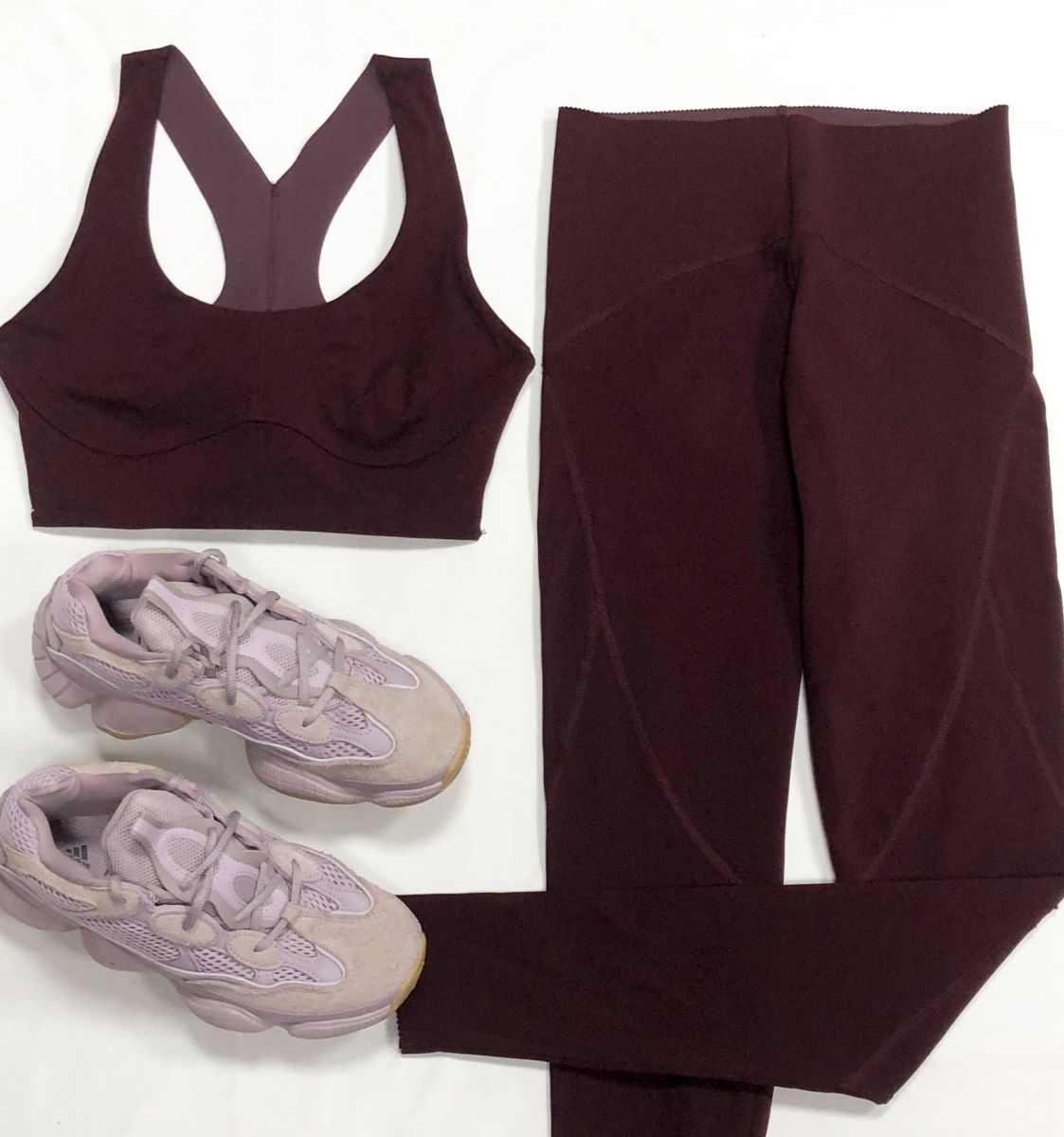 Костюм Oysho размер S цена 4 697 руб
Кроссовки Adidas размер 38 цена 10 959 руб