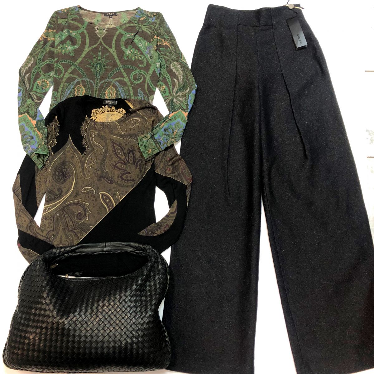 Кофты ETRO размер 40 цена по 6 154 руб 
Брюки Karl LAGERFELD размер 36 цена 7 693 руб /с ценником/ 
Сумка BOTTEGA VENETA