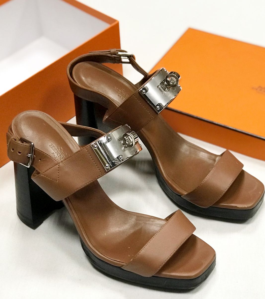 Босоножки Hermès размер 40 цена 31 310 руб