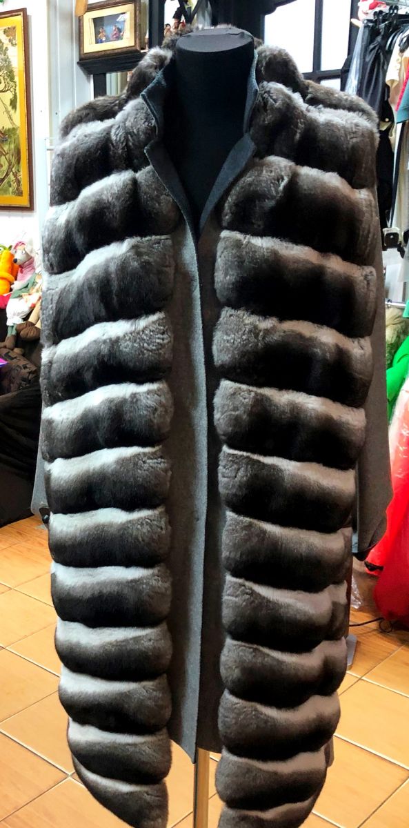 Комплект /жилет+пальто/ шиншила/ кашемир/ размер S цена 234 825 руб