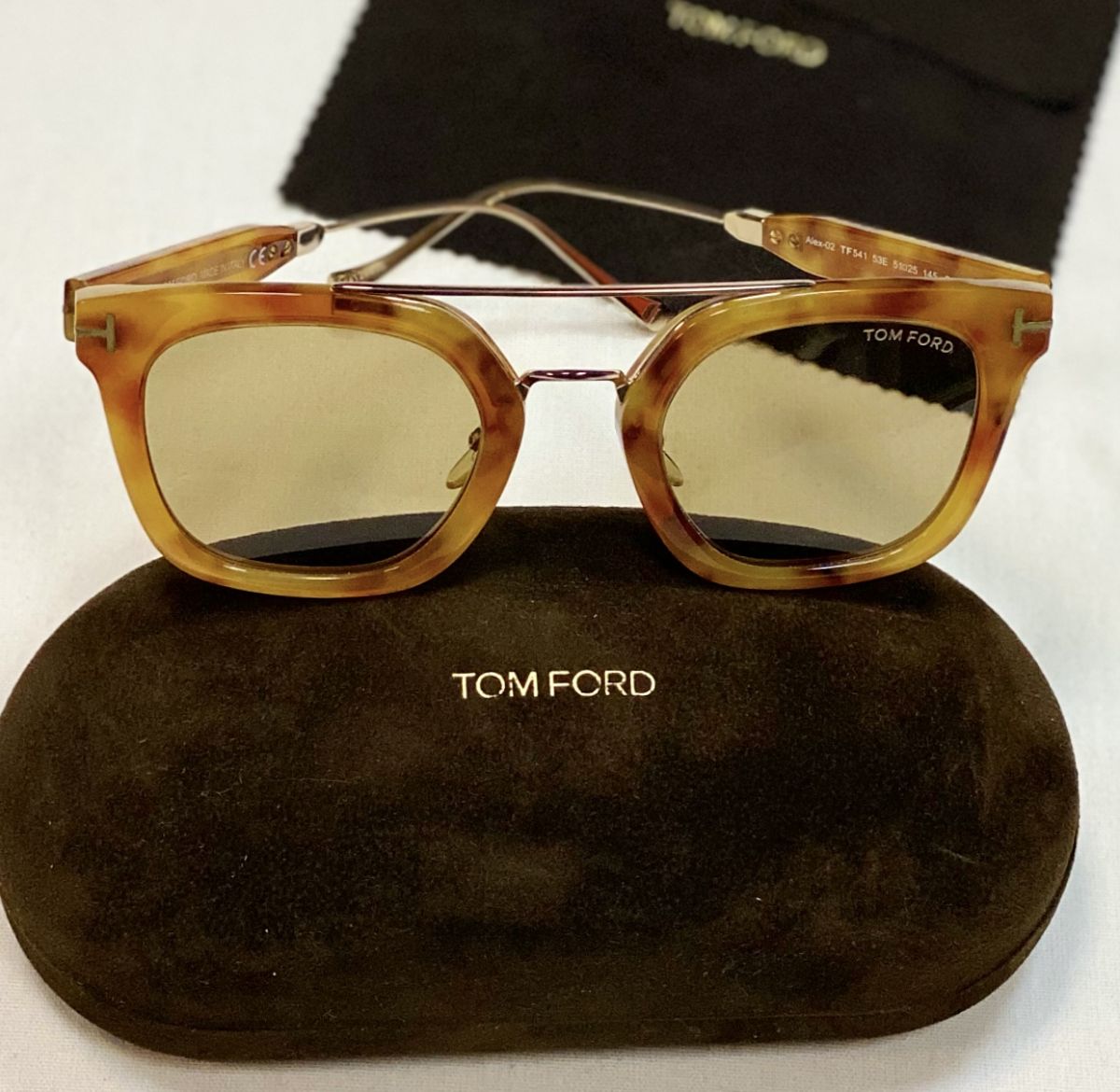 Очки Tom Ford цена 15 385 руб 