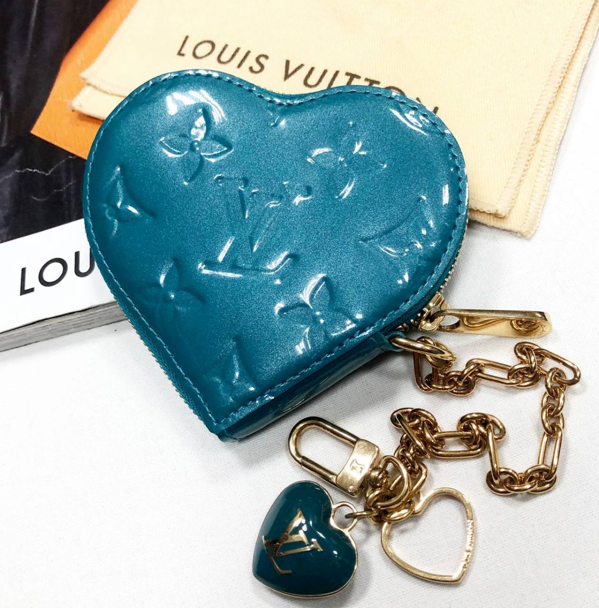 Ключница Louis Vuitton цена 15 385 руб
