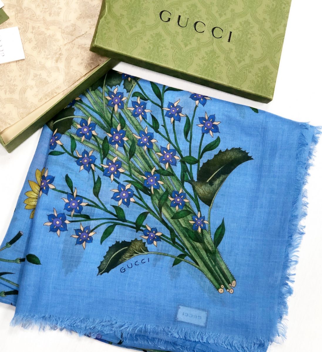 Платок Gucci размер 140/140 цена 23 483 руб 