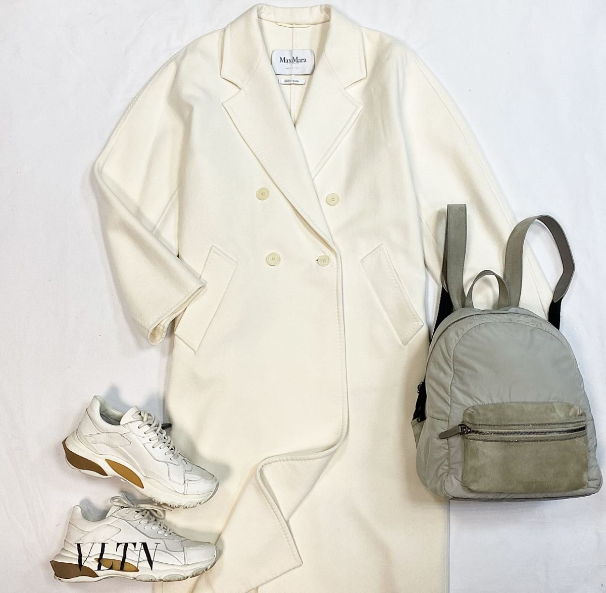 Пальто Max Mara размер 42 цена 30 770 рубКроссовки Valentino размер 39 цена 30 770 рубРюкзак Brunello Cucinelli