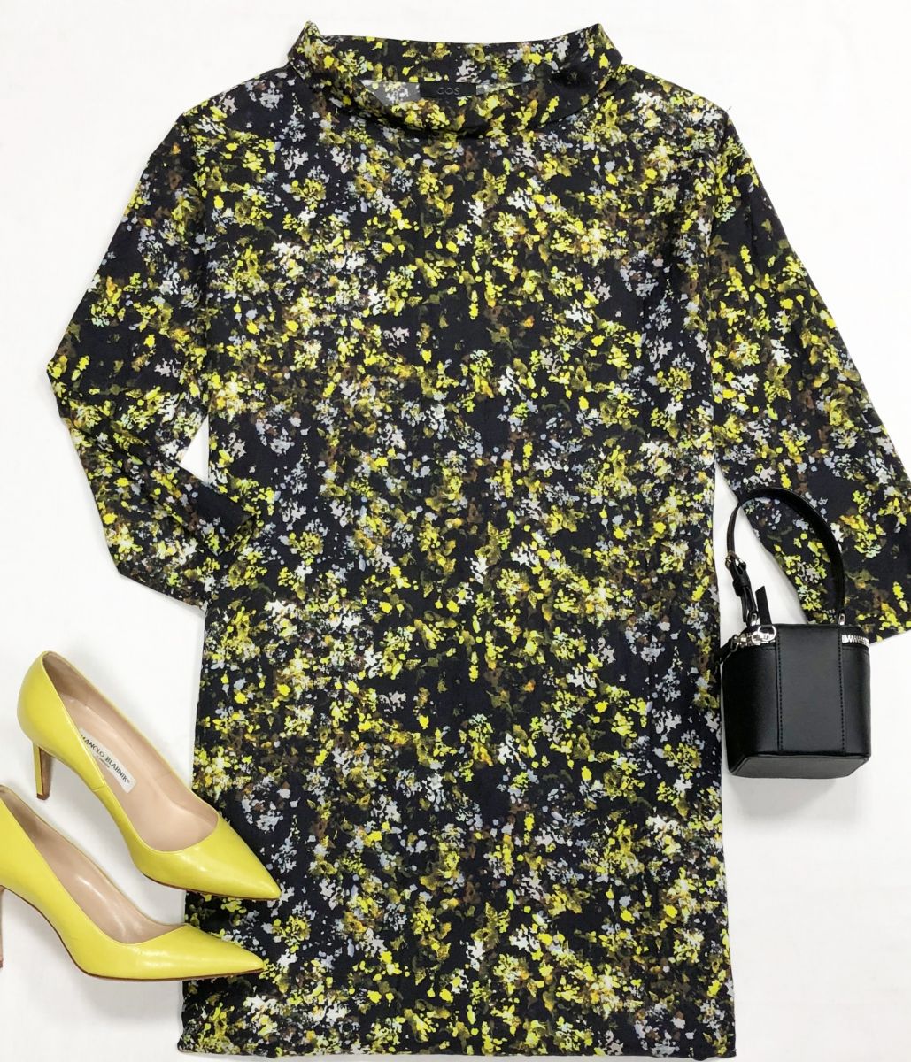 Платье Cos размер 38 цена 4 697 руб
Туфли Manolo Blahnik размер 37 цена 23 483 руб
Сумка Maison Martin Margiela