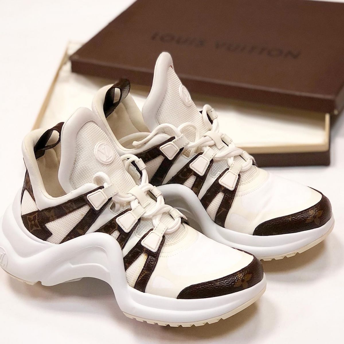 Кроссовки Louis Vuitton  размер 38.5 цена 30 770 руб 