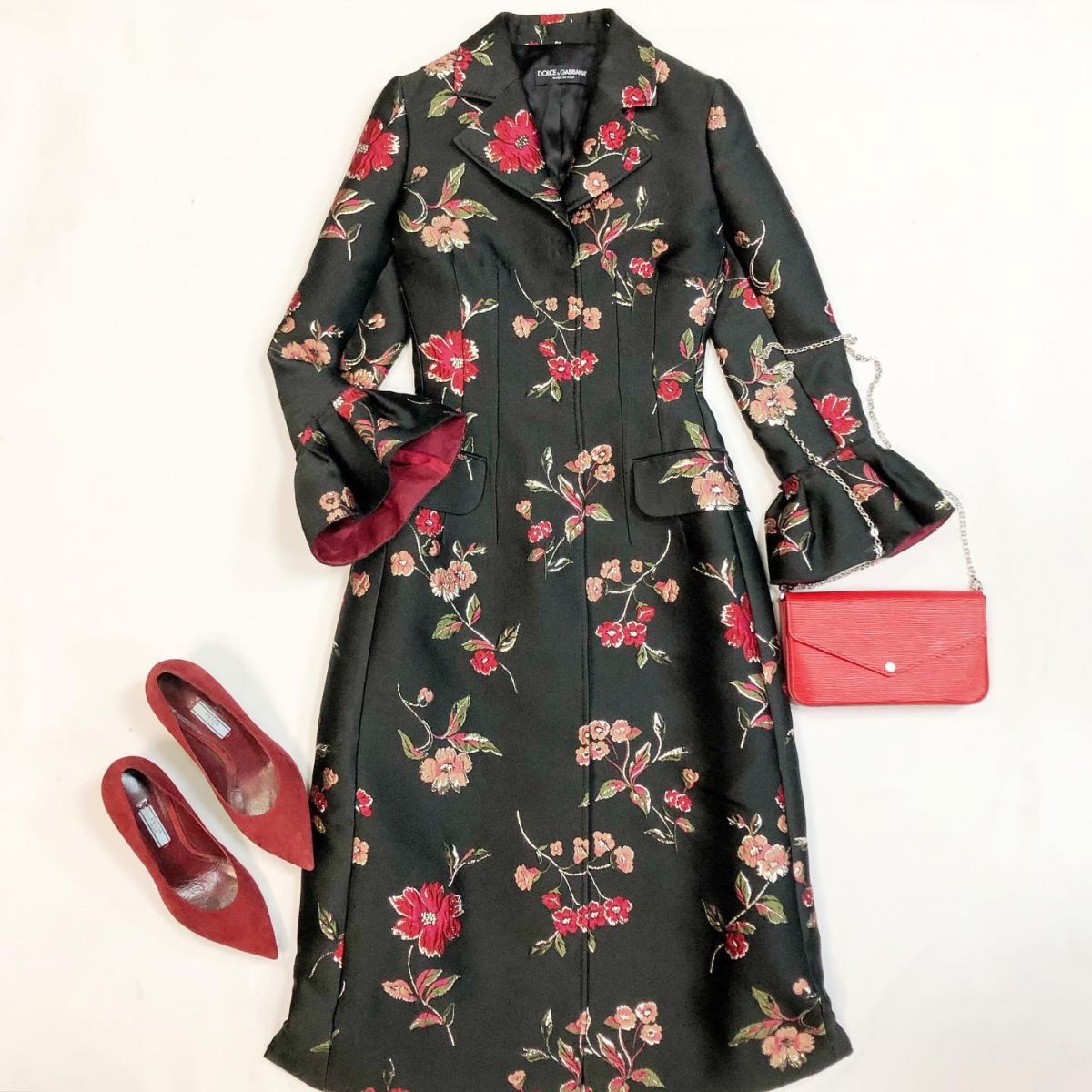 Пальто/люрекс/ Dolce Gabbana размер 38 цена 30 770 рубТуфли Prada размер 37 цена 18 462 рубСумка Louis Vuitton