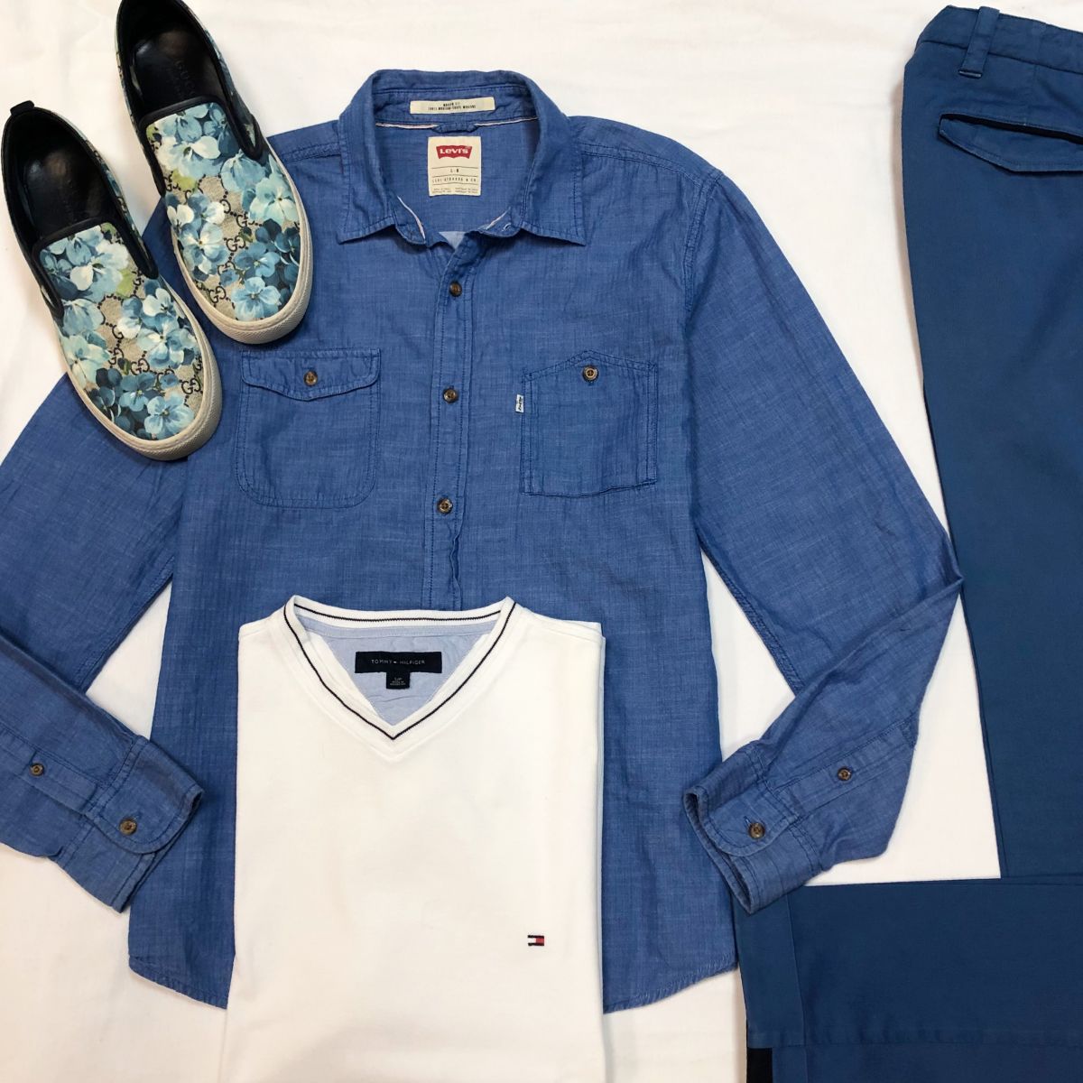 Mechtamen
Рубашка LEVI’S  размер L цена 3 846 руб 
Брюки PTO1 размер 46 цена 3 078 руб 
Слипоны GUCCI размер 44 цена 12 308 руб