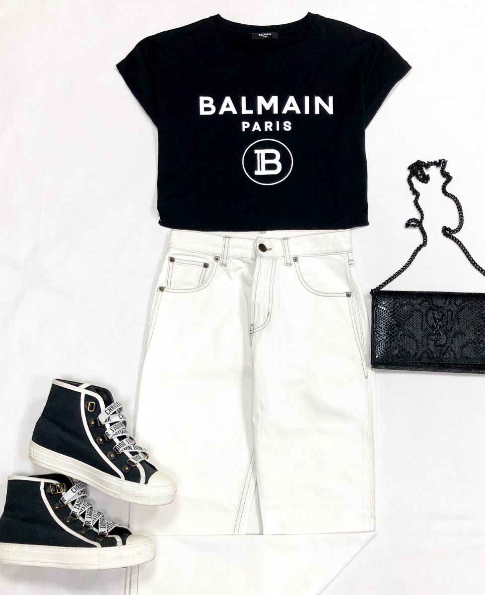 Футболка Balmain размер XS цена 12 524 руб
Джинсы Saint Laurent размер 25 цена 15 655 руб
Кеды Christian Dior размер 40 цена 39 138 руб
Сумочка Saint Laurent