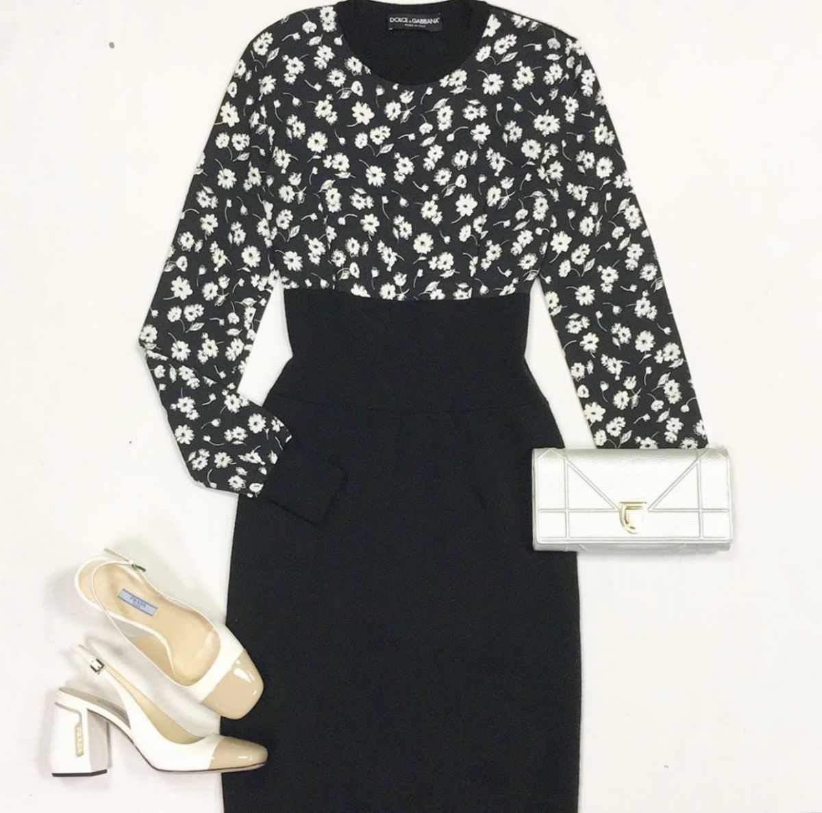 Платье DOLCE GABBANA размер 40 цена 18 463 рубТуфли PRADA размер 38 цена 23 077 рубКлатч CHRISTIAN DIOR