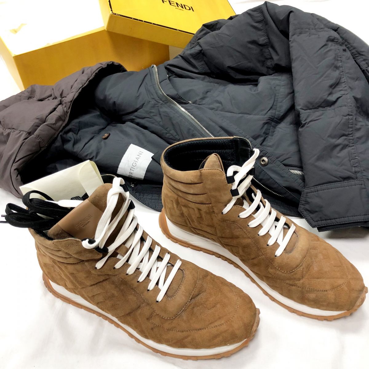 
#Mechtamen
Кроссовки FENDI размер 9/43 цена 39 138 руб /новые/