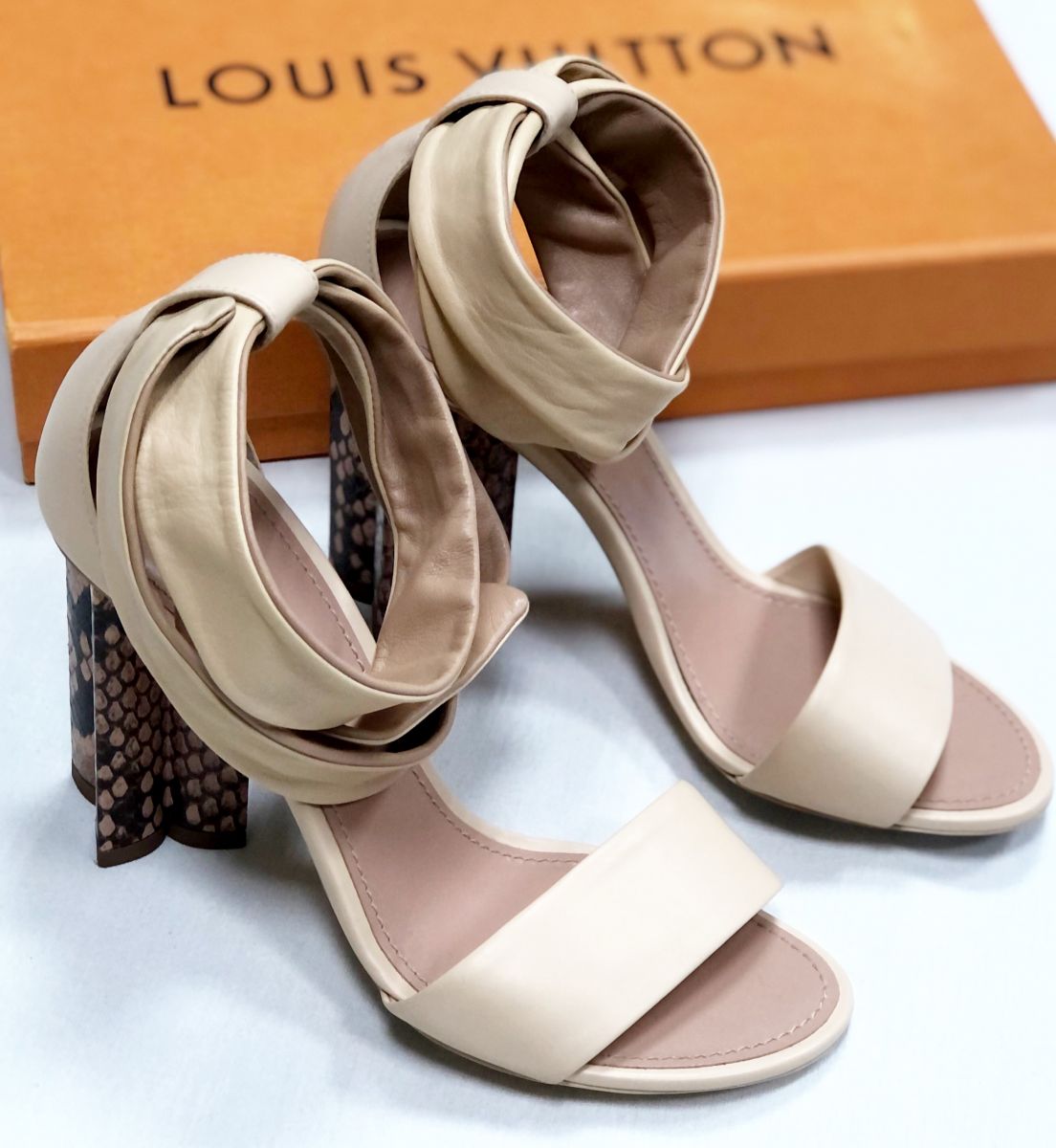 Босоножки Louis Vuitton размер 36 цена 23 483 руб