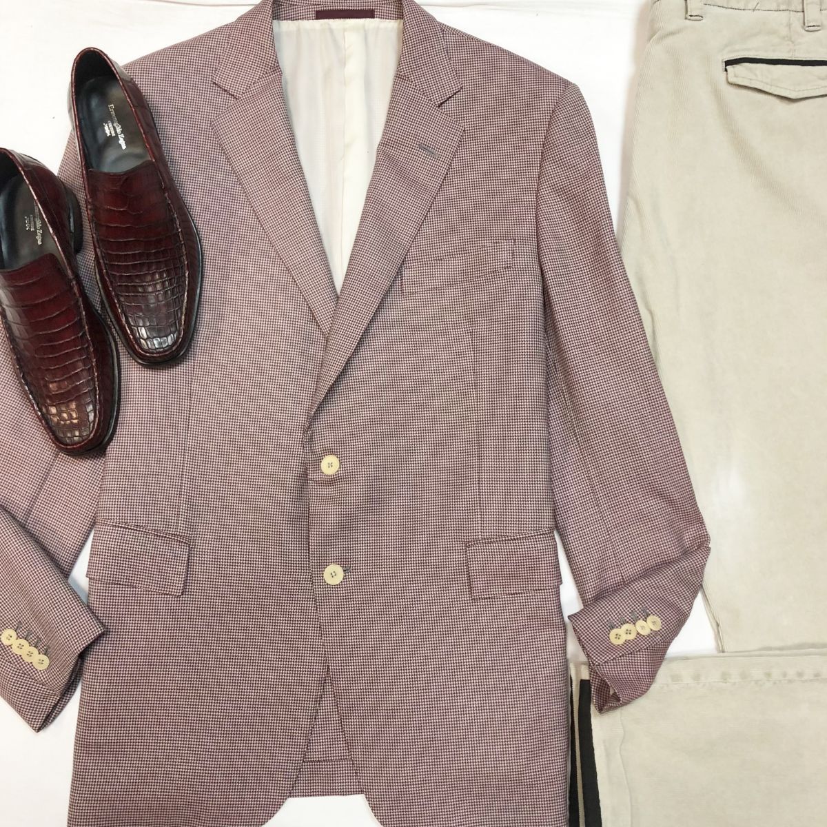 #Mechtamen
Пиджак Zegna размер 52 цена 7 693 руб 
Брюки /вельвет/ размер 58 цена 6 154 руб 
Лоферы /крокодил/ Zegna размер 41 цена 30 770 руб