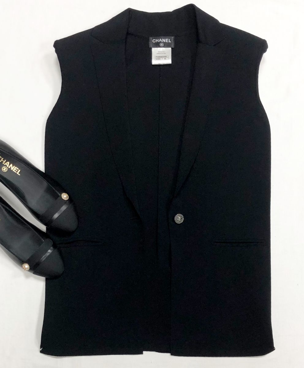 Жилет  Chanel размер 40 цена 62 620 руб
Туфли Chanel размер 37.5 цена 62 620 руб