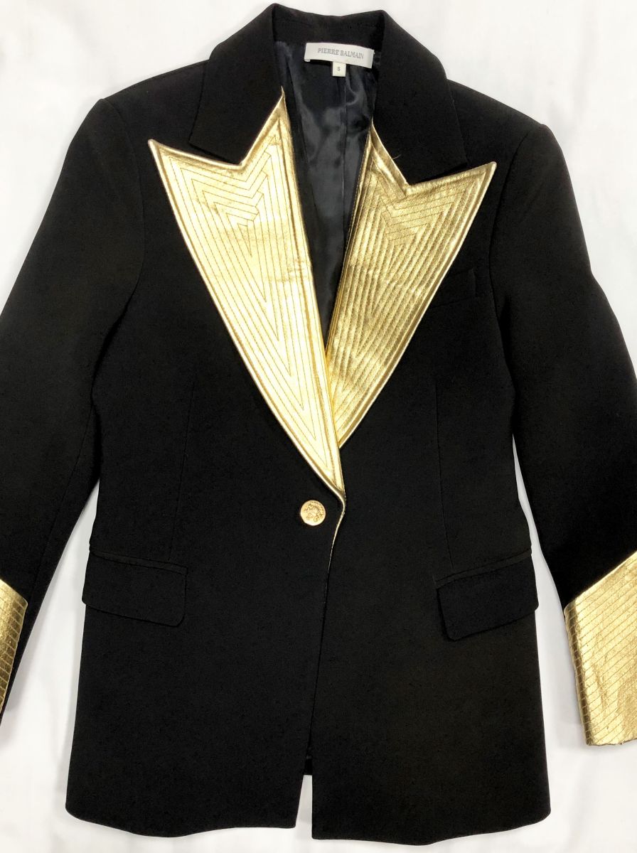 Жакет Pierre Balmain размер S цена 46 965 руб
Ботильоны Saint Laurent размер 39 цена 15 655 руб