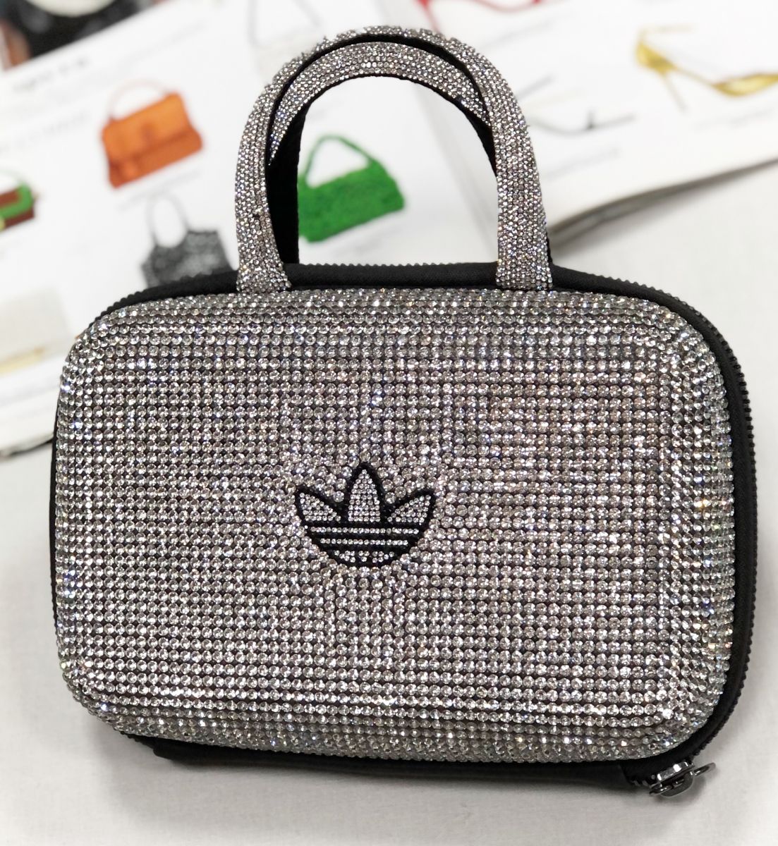 Сумочка / камни/ Adidas размер 18/12 цена 10 959 руб