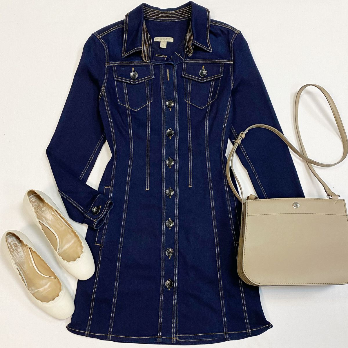 Платье Burberry размер 38 цена 10 770 рубТуфли Choe размер 37 цена 12 308 рубСумка Loro Piana