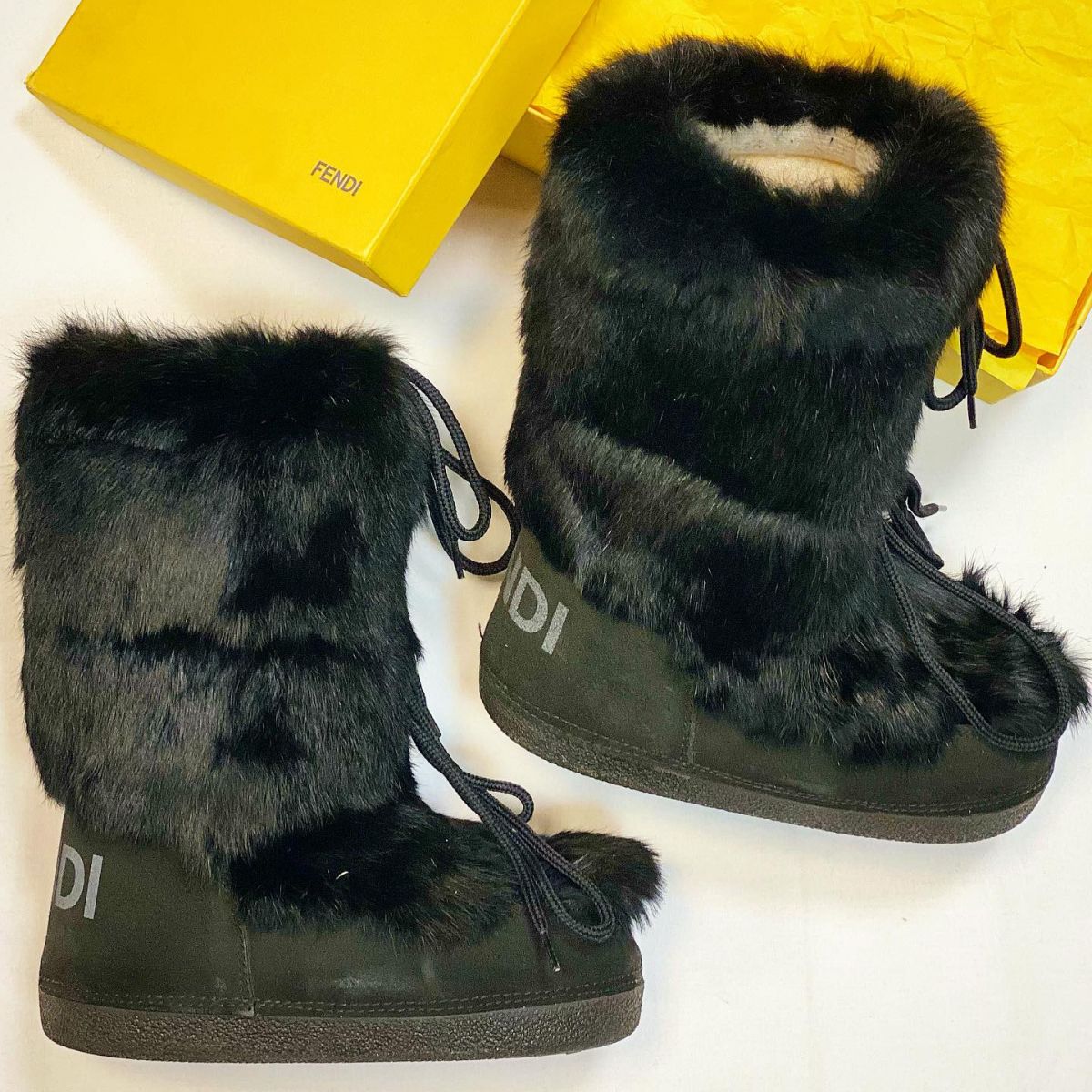 Сапоги Fendi  размер 35-37 цена 5 385 руб 