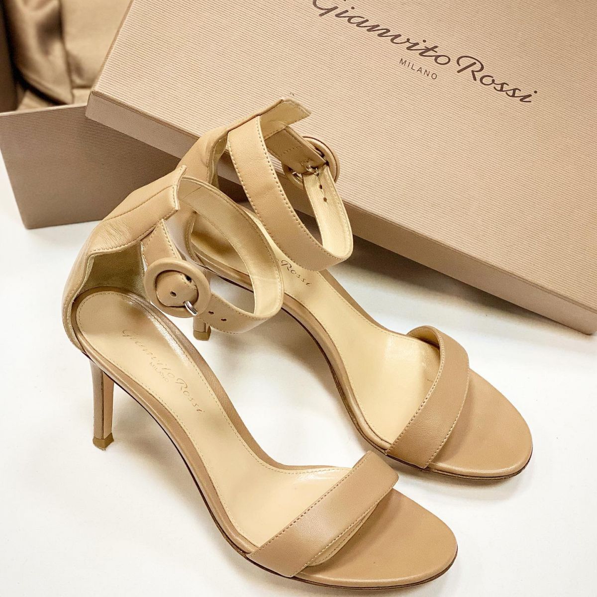 Босоножки Gianvito Rossi размер 36.5 цена 15 385 руб 