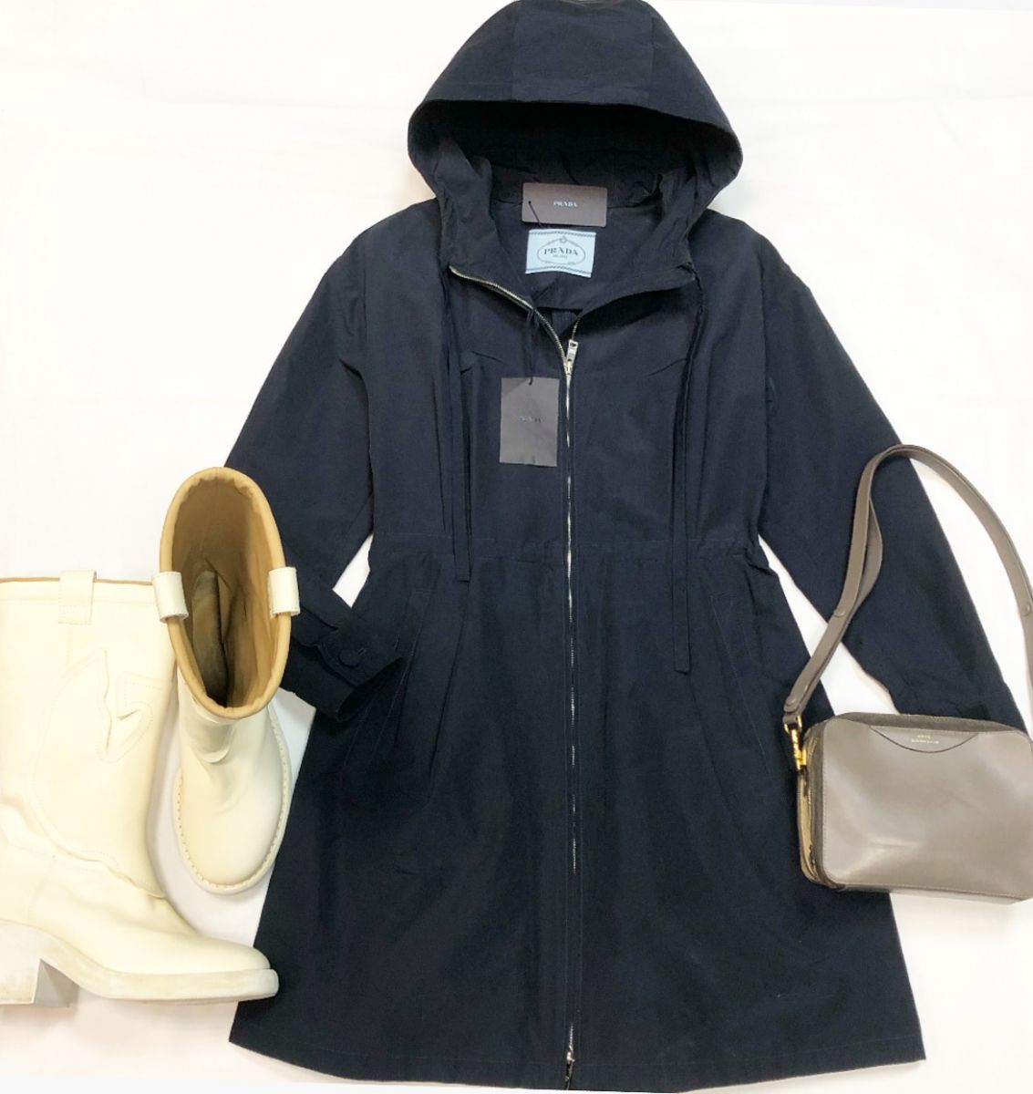 Куртка PRADA размер 40 цена 23 078 руб Сапоги MARGIELA размер 39 цена 15 385 руб Сумка HINDMARCH