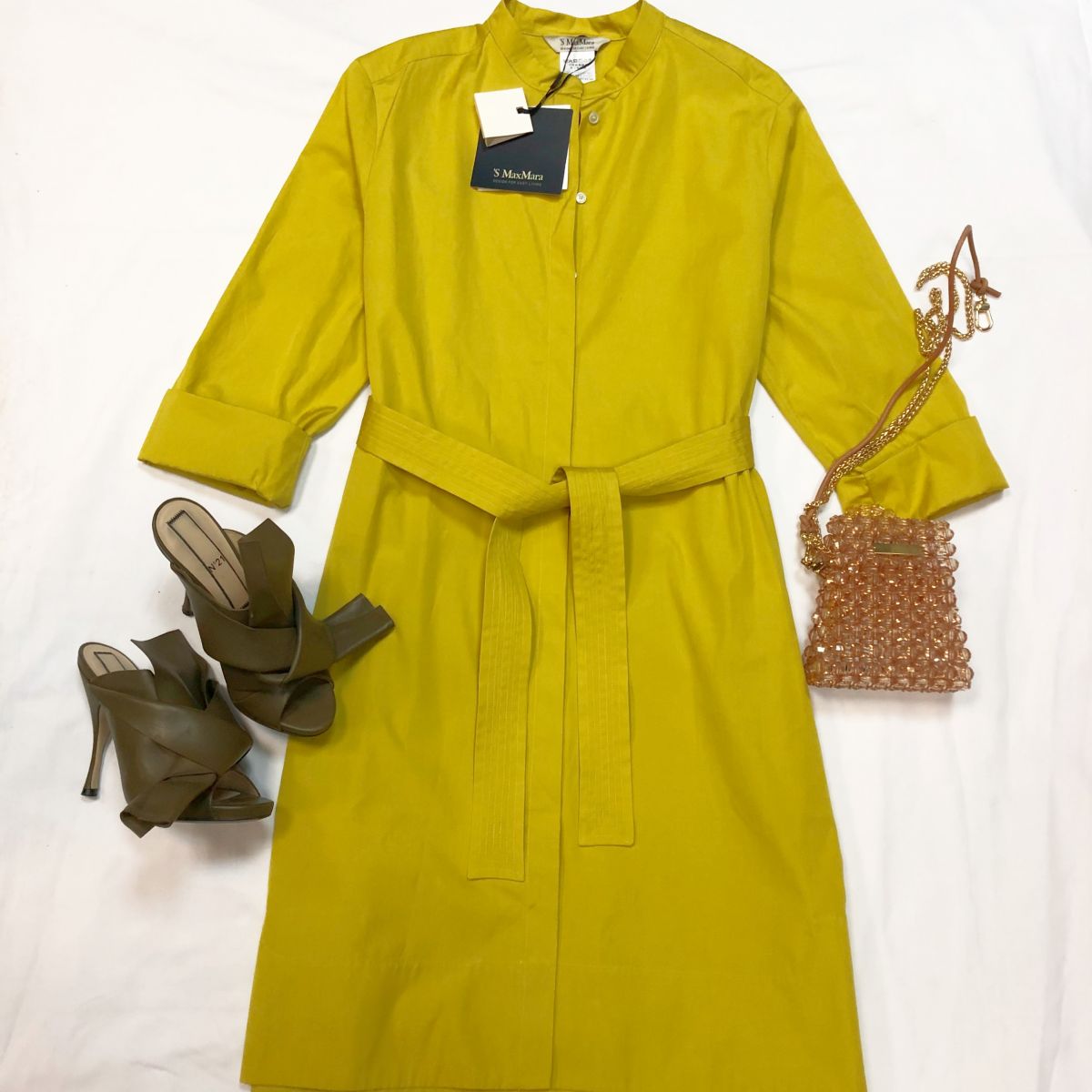 Платье ‘S MAX MARA размер 42/44 цена 20 001 руб 
Сабо размер 38 цена 13 847 руб 
Сумка MADAME CHATELET