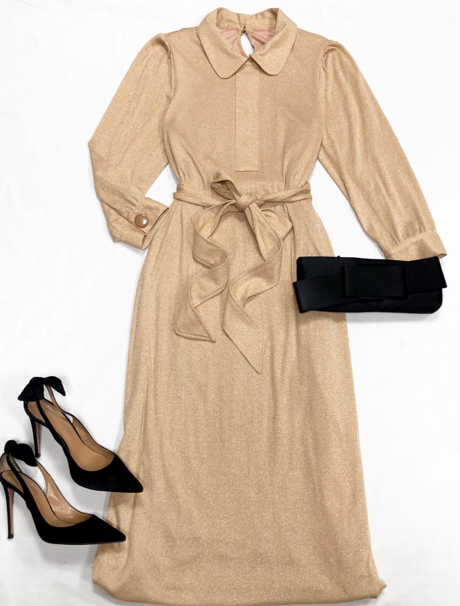 Платье/ люрекс/Alena Akhadullina размер 42 цена 9 393 руб
Туфли Aquazzura размер 38.5 цена 15 655 руб
Клатч Valentino