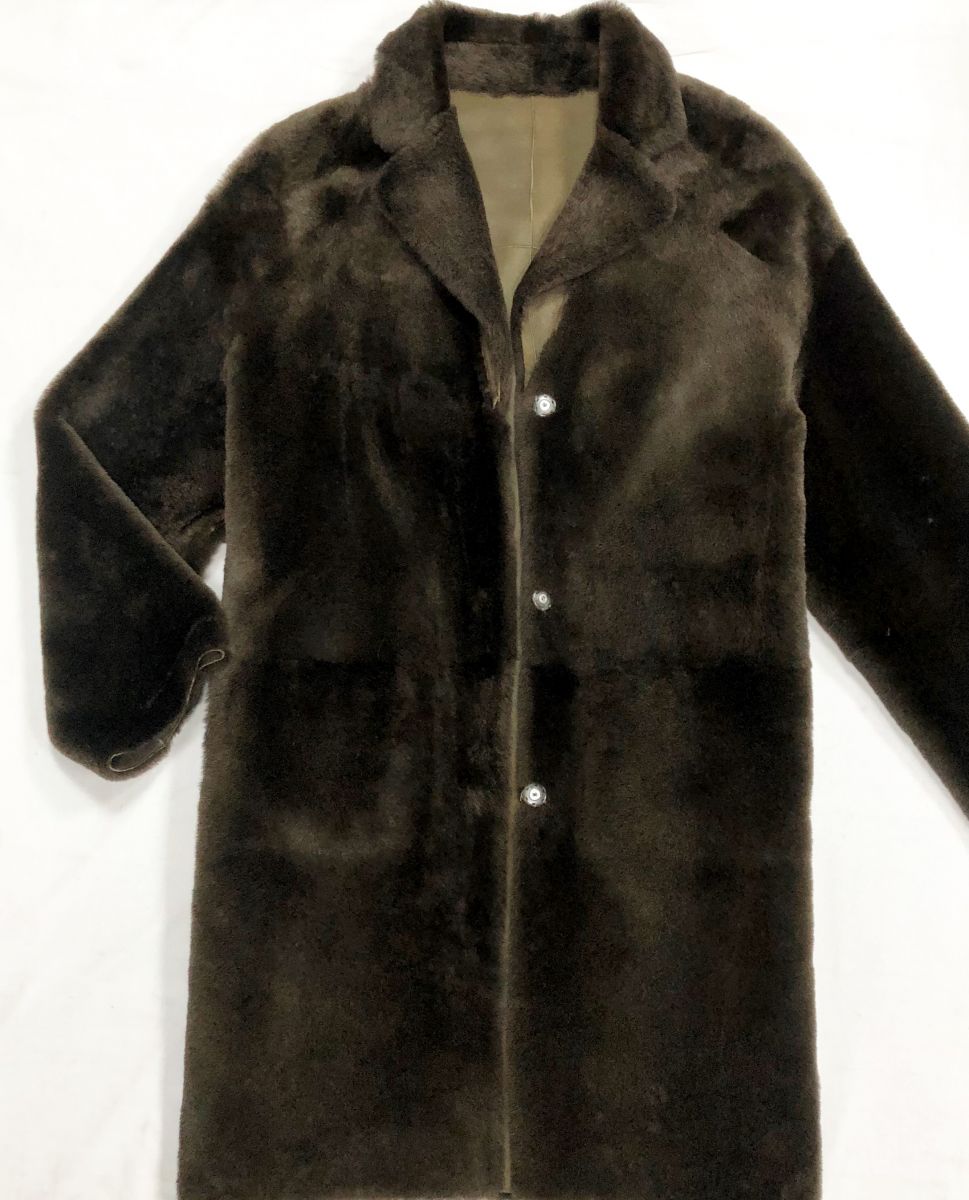 Дублёнка Yves Salomon размер 42 цена 62 620 руб
Ботинки Louis Vuitton размер 36 цена 15 655 руб
Сумка Saint Laurent