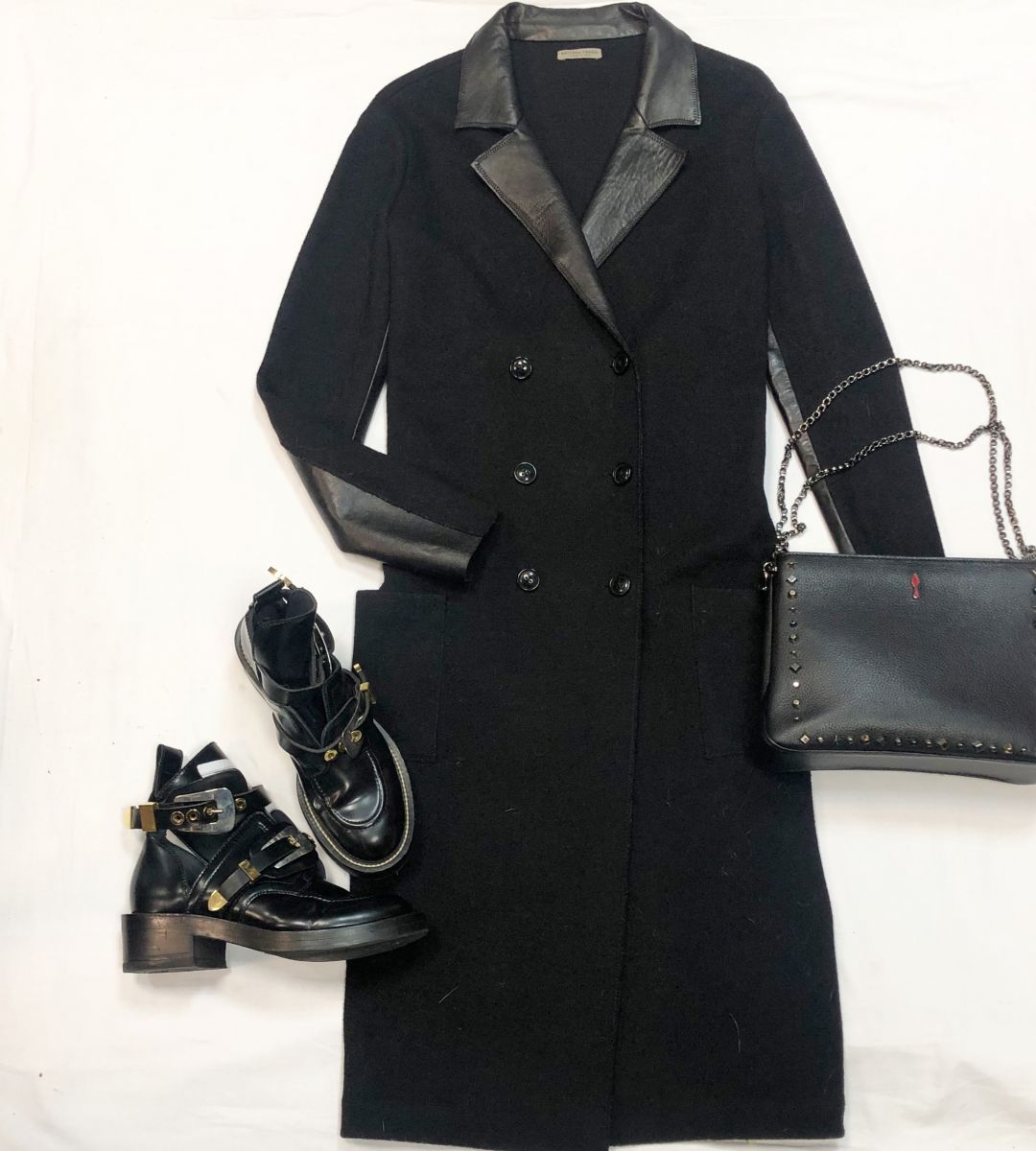 Пальто Bottega Veneta размер 40 цена 61 540 руб Ботинки BALENCIAGA размер 38 цена 38 463 руб Сумка LOUBOUTIN