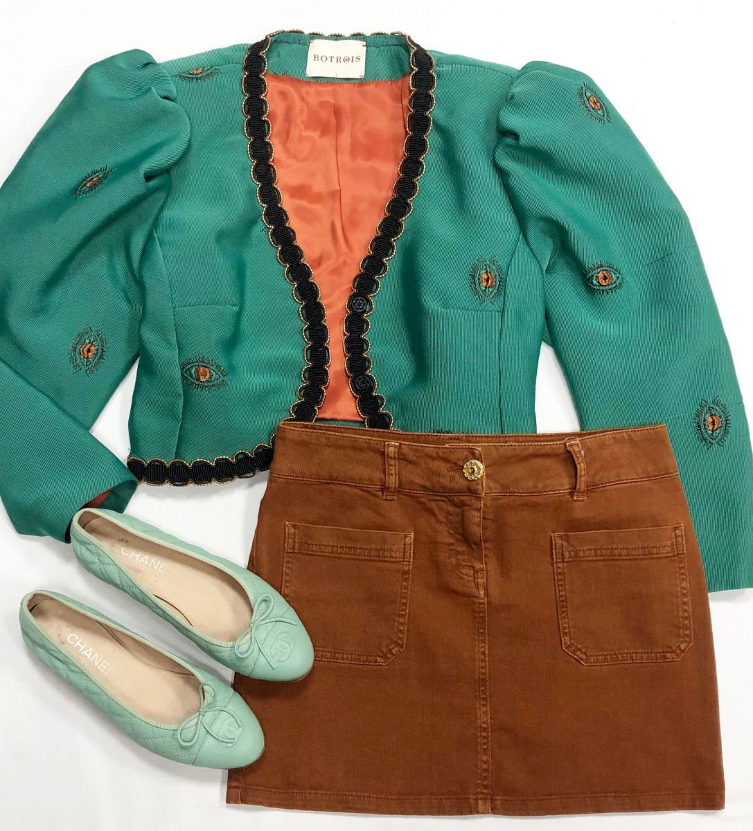 Юбка Chanel размер 36 цена 23 483 руб
Жакет/вышивка/ Botroisразмер размер 42 цена 15 655 руб
Балетки Chanel размер 38.5 цена 23 483 руб