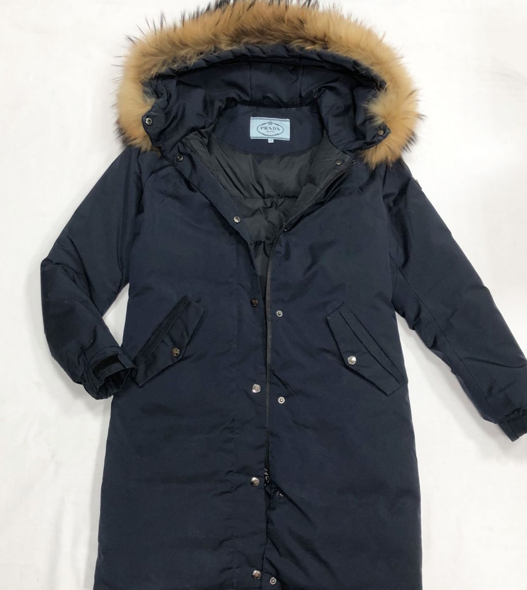 Пуховик Prada размер 40 цена 31 310 руб
Ботинки Celine размер 41 цена 31 310 руб
Сумка Balenciaga