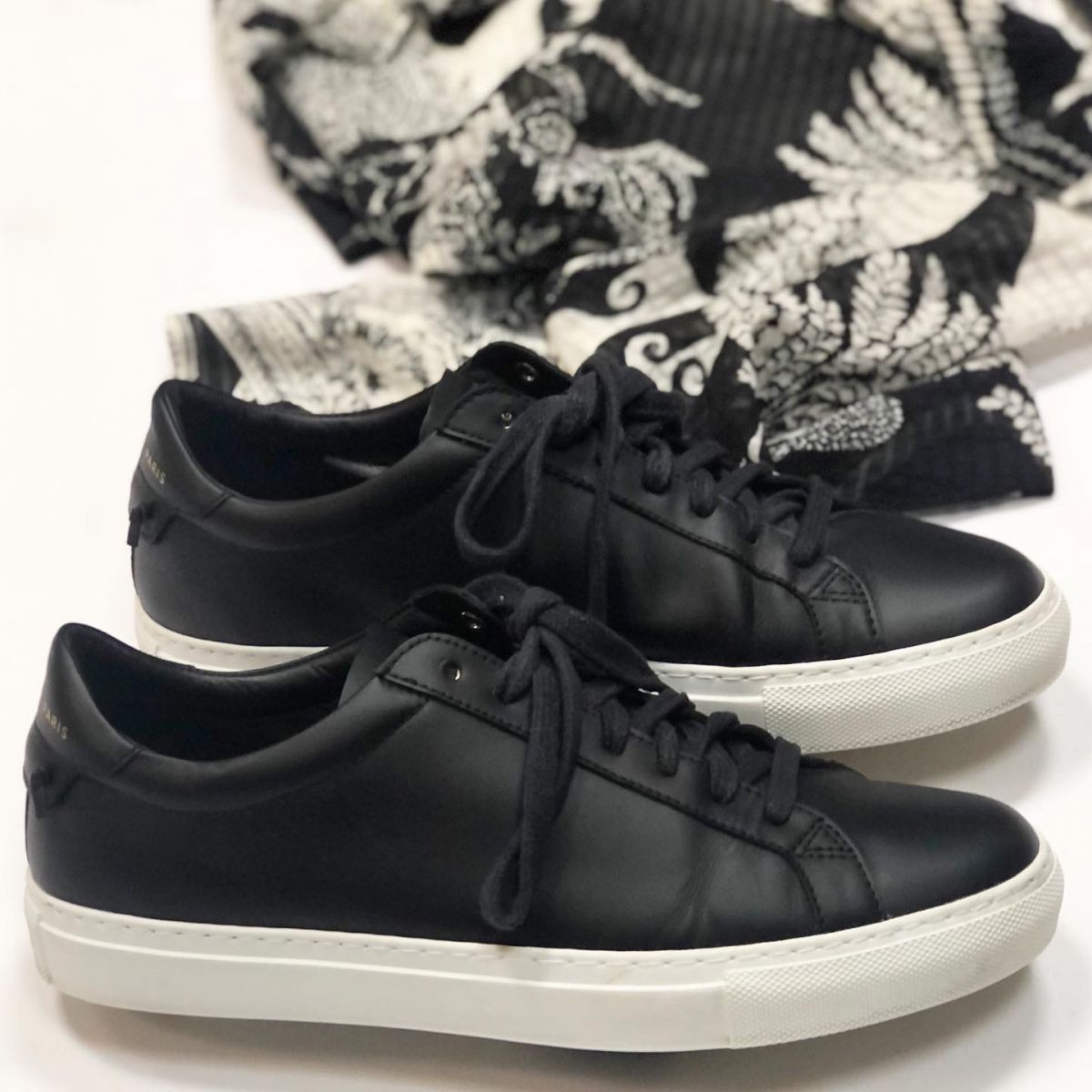 Кроссовки Givenchy размер 40 цена 12 308 руб 