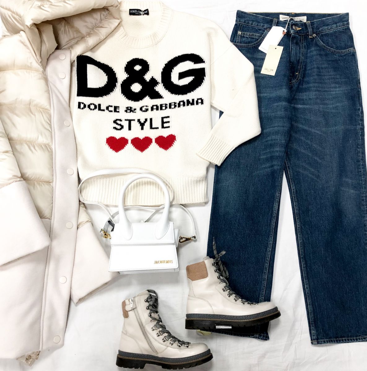 Свитер /кашемир/ DOLCE GABBANA размер 38 цена 23 483 руб 
Джинсы GGBD размер S цена 12 524 руб /новые с ценником/ 
Сумочка JACQMOOUSE