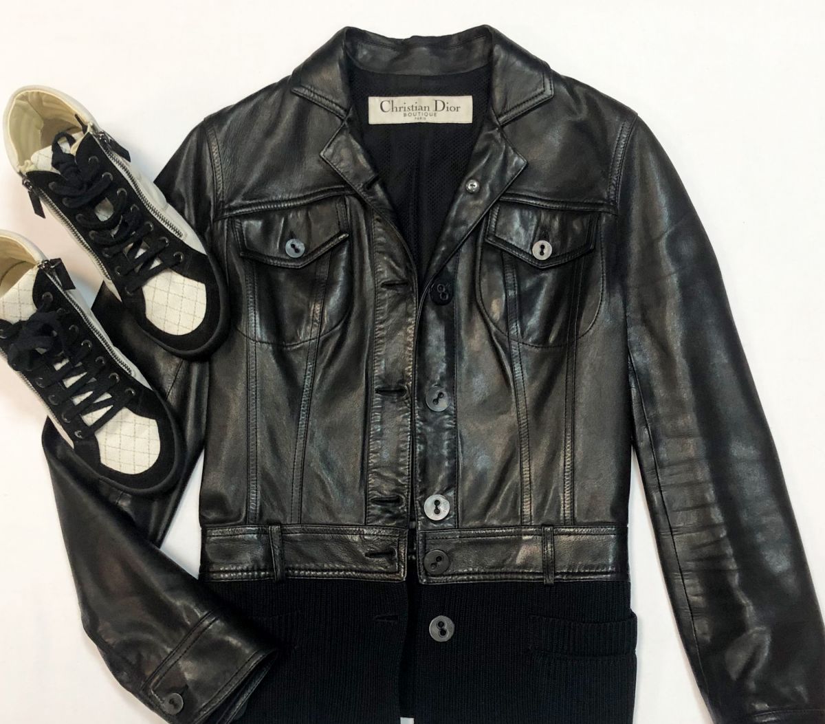 Куртка/кожа/ Dior размер 36 цена 23 078 руб
Кеды Chanel размер 36 цена 23 078 руб