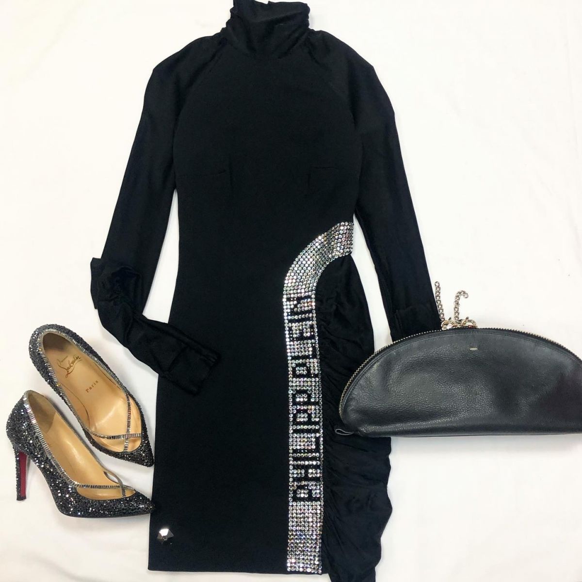 Платье /камни/ стразы/ Philipp Plein размер XS цена 23 078 руб Туфли Louboutin размер 36.5 цена 26 155 руб Клатч Maison Martin Margiela