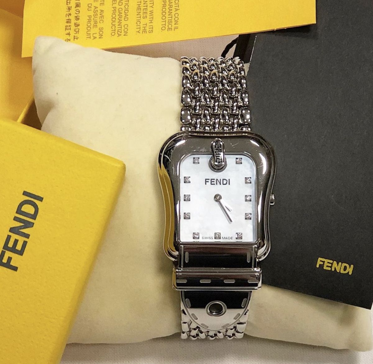 Часы FENDI цена 76 925 руб