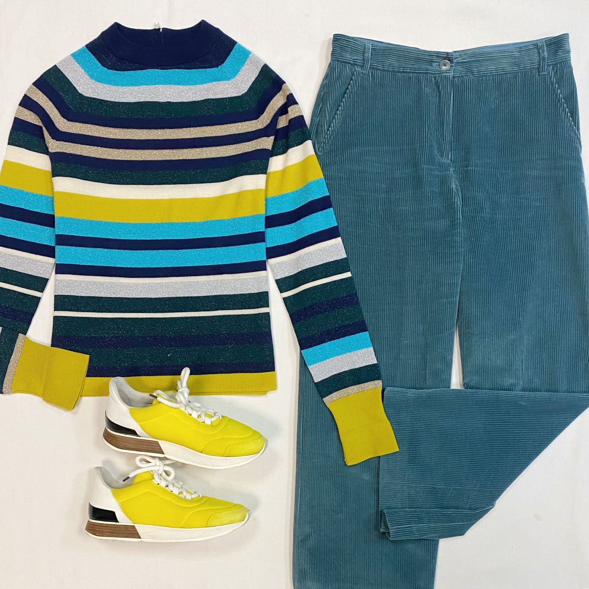 Брюки/вельвет/ Max Mara размер 42 цена 6 154 рубКофта/люрекс/ Paul Smith размер M цена 4 616 рубКроссовки Hermes размер 37.5 цена 23 078 руб