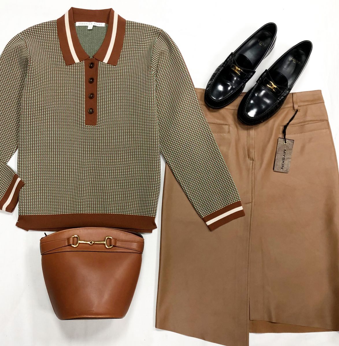 Юбка /кожа/ Muskin размер 40 цена 23 483 руб
Кофта Veronica Veard размер L цена 9 393 руб
Лоферы Celine размер 39 цена 31 310 руб
Сумка Celine