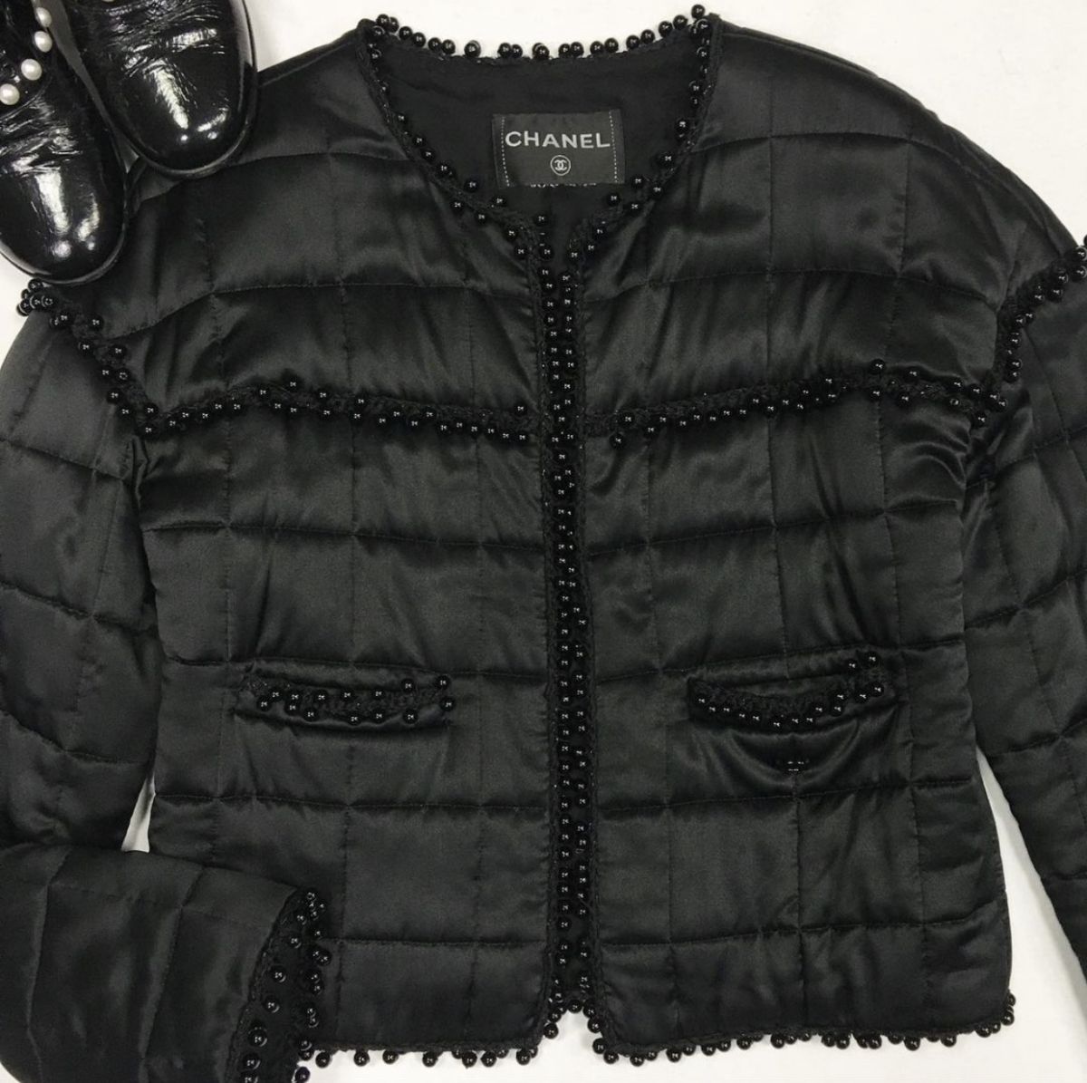 Куртка Chanel размер 38 цена 92 310 рубТуфли Chanel  размер 38.5 цена 18 463 руб