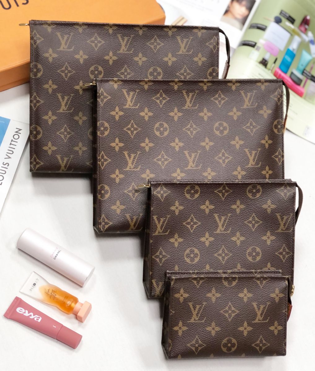 Косметички / матрешки / Louis Vuitton цена от 23 483 руб до 31 310 руб