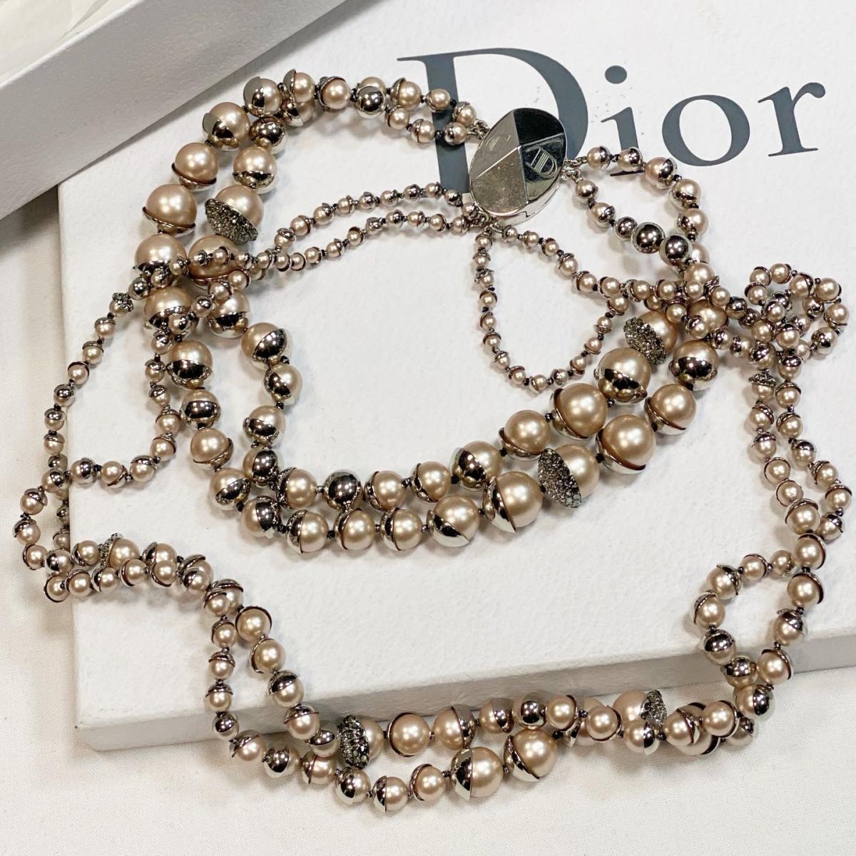 Бусы/камни / жемчуг/ Dior цена 26 155 руб 
