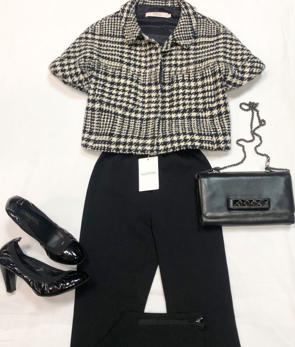Жакет RED VALENTINO размер 42 цена 7 693 руб 
Брюки Valentino размер 42 цена 13 847 руб /с ценником/ 
Сумка Valentino