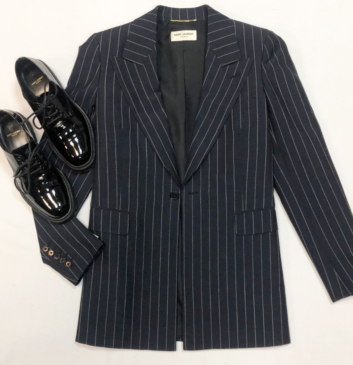 Жакет Saint Laurent размер 38 цена 38 463 руб
Ботинки Saint Laurent размер 36.5 цена 18 462 руб