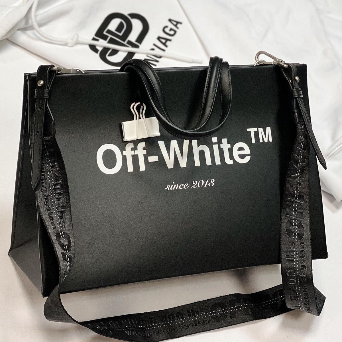 Сумка Off White размер 35/25 цена 46 155 руб 